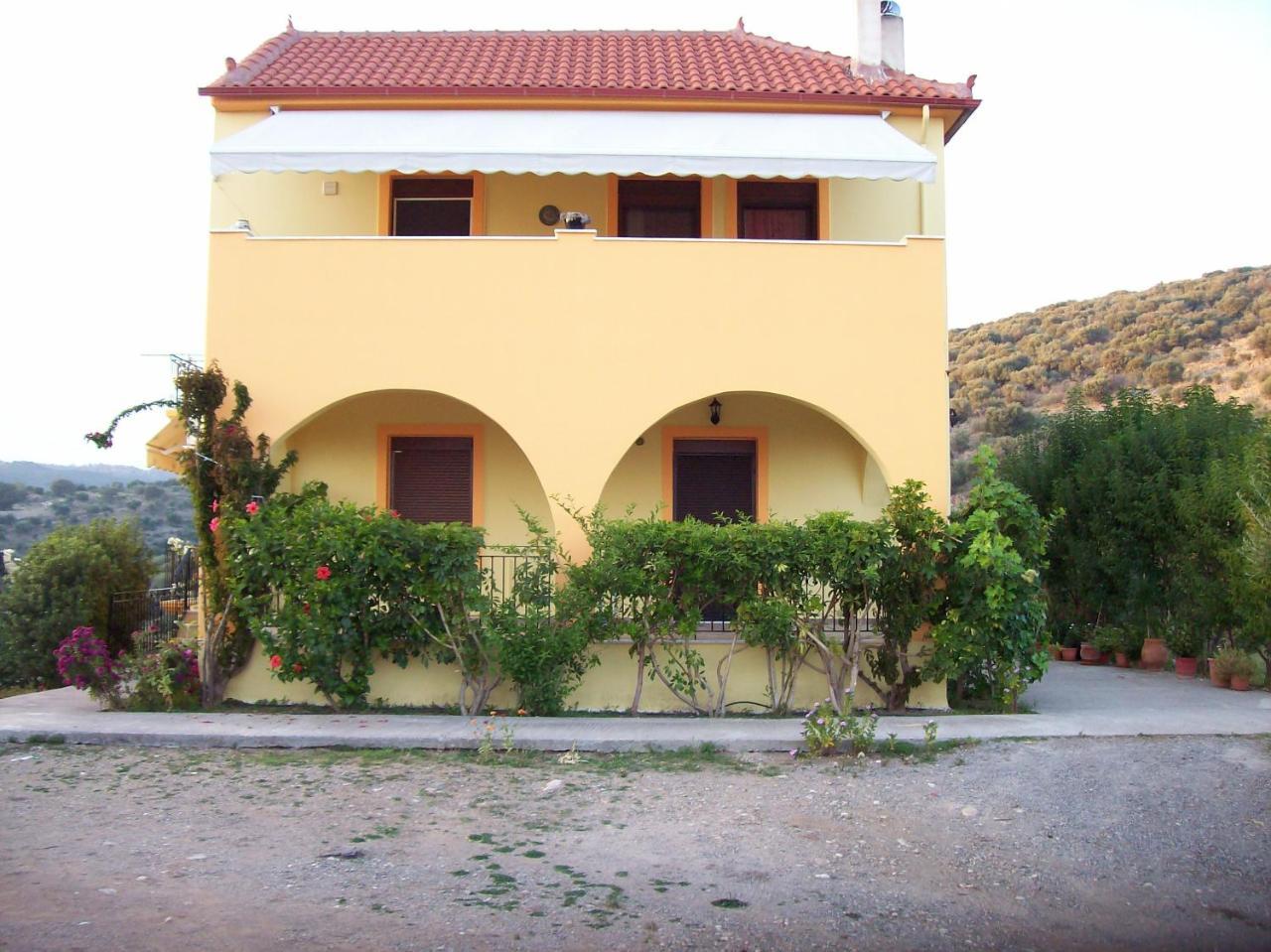 Apartment Elaionas *